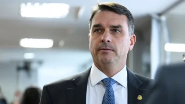 Flávio Bolsonaro realiza discurso em eventos conservador nos EUA