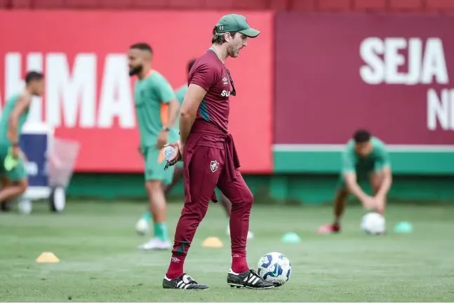 Zulbedía terá desfalques para escalar o Fluminense diante do Ceará
