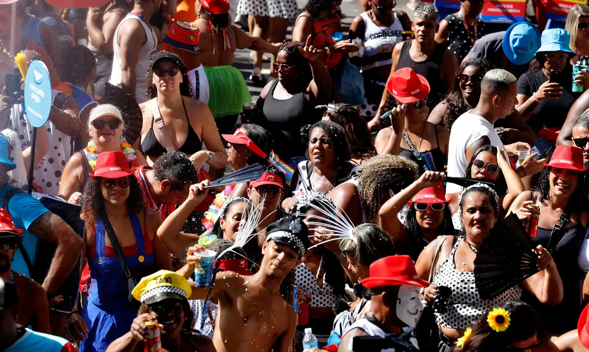 Com opções para todos os gostos e públicos, o fim de semana promete manter viva a energia do Carnaval