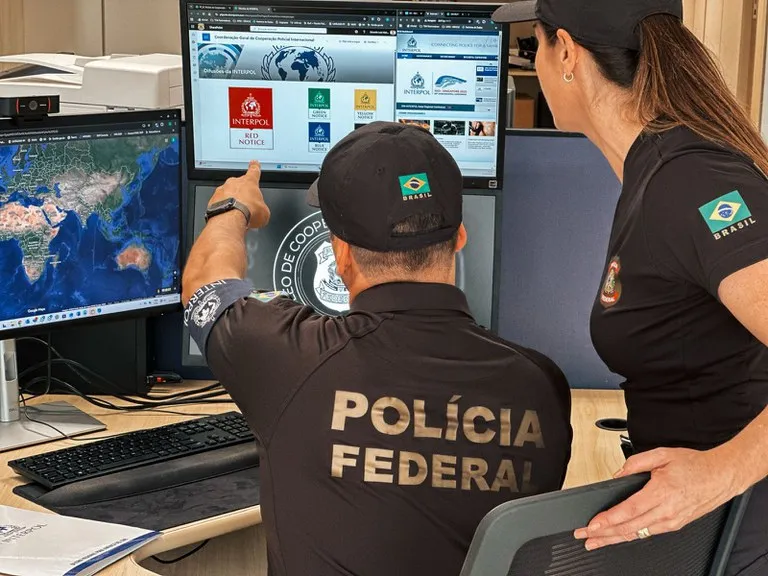 A prisão foi realizada com base em um mandado de prisão para fins de extradição