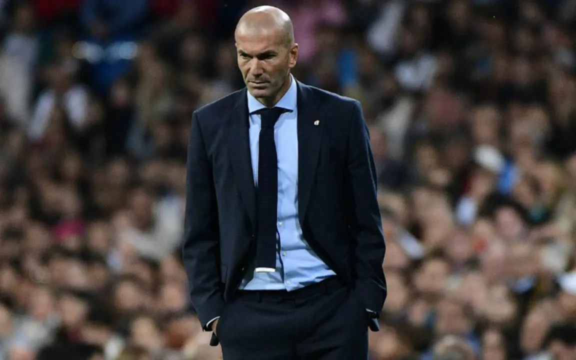 Zidane é um ex-jogador que acumula três vitórias na Liga dos Campeões pelo o Real Madrid