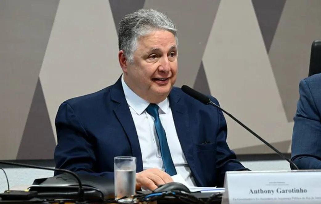 O anúncio foi feito em meio à uma movimentação interna do partido