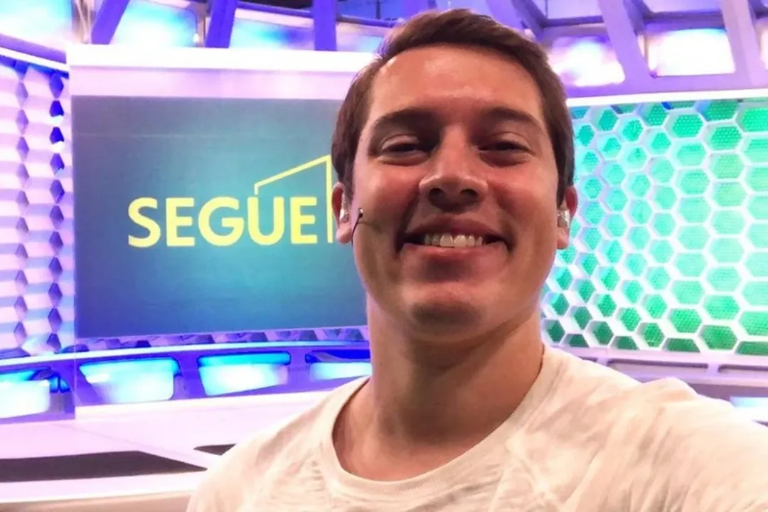 Narrador se pronunciou e agradeceu a TV Globo pelo tempo de casa