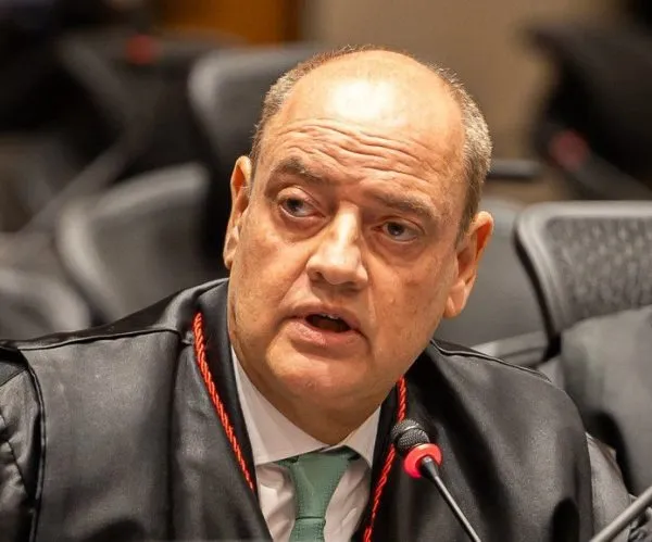 O governador em exercício Ricardo Couto, nomeia nova secretária de Estado de Polícia Penal