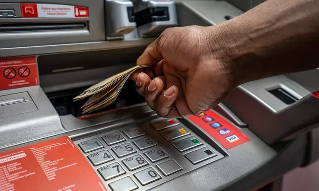 Governo vai liberar 7 bilhões do FGTS para reduzir endividamento da população