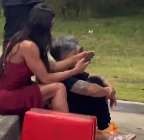 Gracyanne Barbosa e a irmã foram ajudadas por motoboys que estavam nas proximidades do local