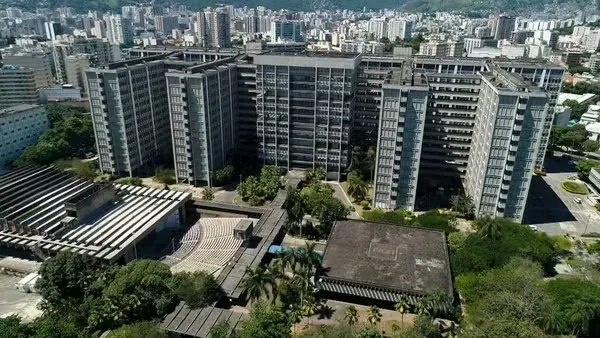 Apenas o curso de Direito da UERJ permanece com aulas normais