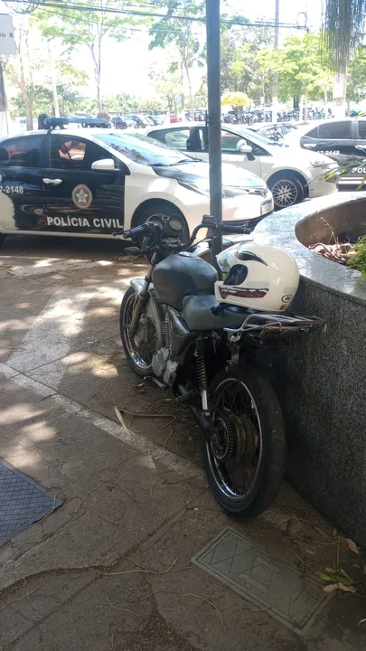 Motocicleta roubada foi apreendida