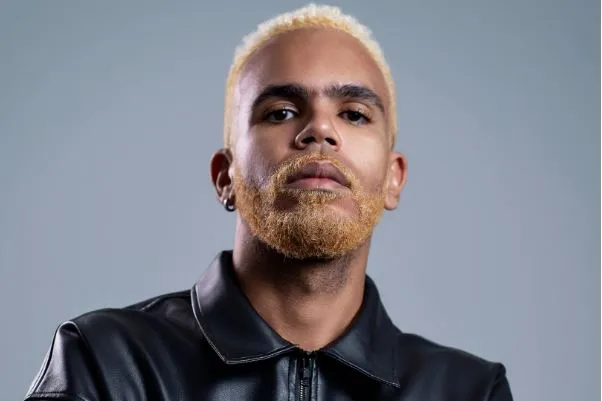 Com cinco discos lançados, e dois EPs no currículo, Hiran soma quatro turnês internacionais de sucesso