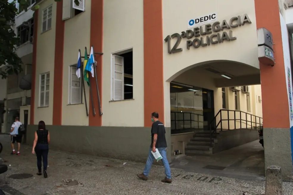 O caso foi registrado na 12ª DP (Copacabana)