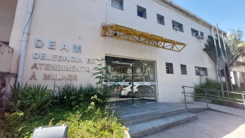 A prisão foi realizada por agentes da Deam de São Gonçalo