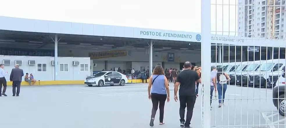 As famílias dos mortos serão atendidas no prédio do Detran, ao lado do IML