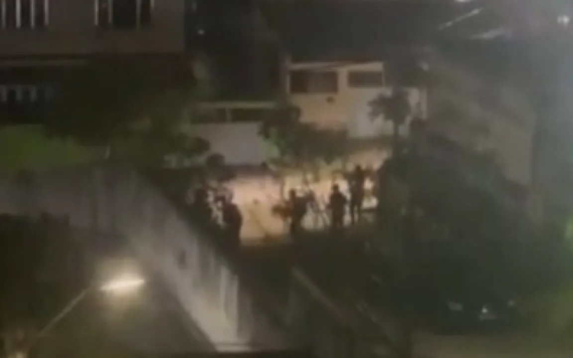 Criminosos andando armados no Complexo da Pedreira