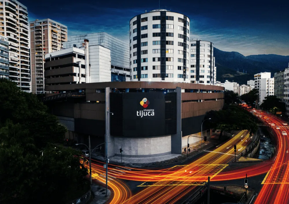 Incêndio de grandes proporções deixou dois mortos