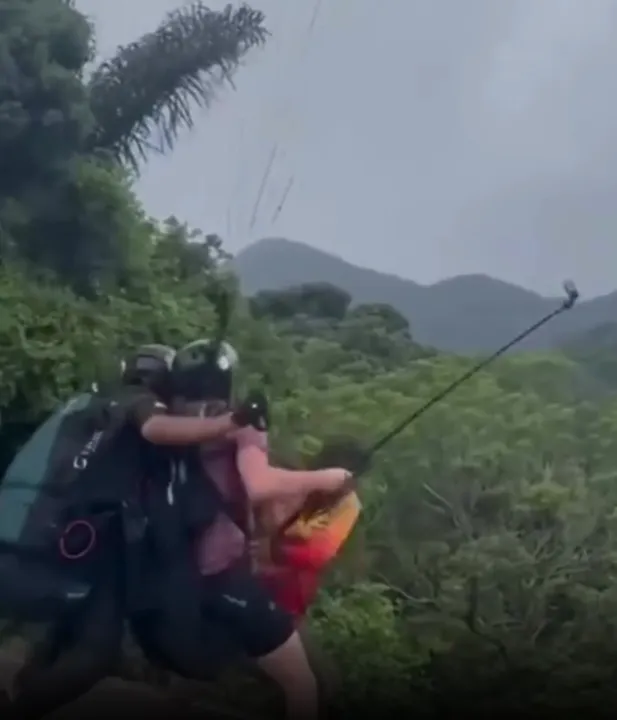 Nas imagens, é possível observar a falha de movimentos durante a saída da rampa