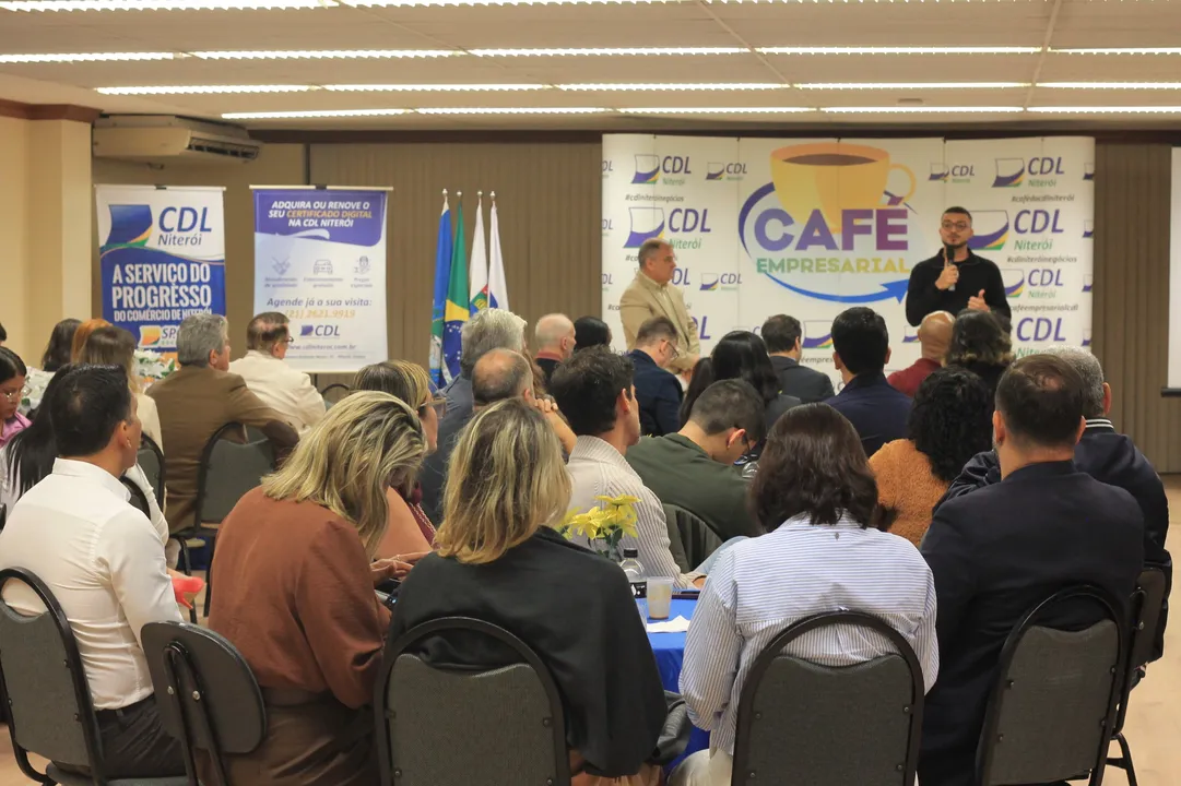 O encontro teve como destaque uma palestra sobre Inteligência Artificial aplicada aos negócios com o especialista do Sebrae, Carlos Eduardo Peixoto