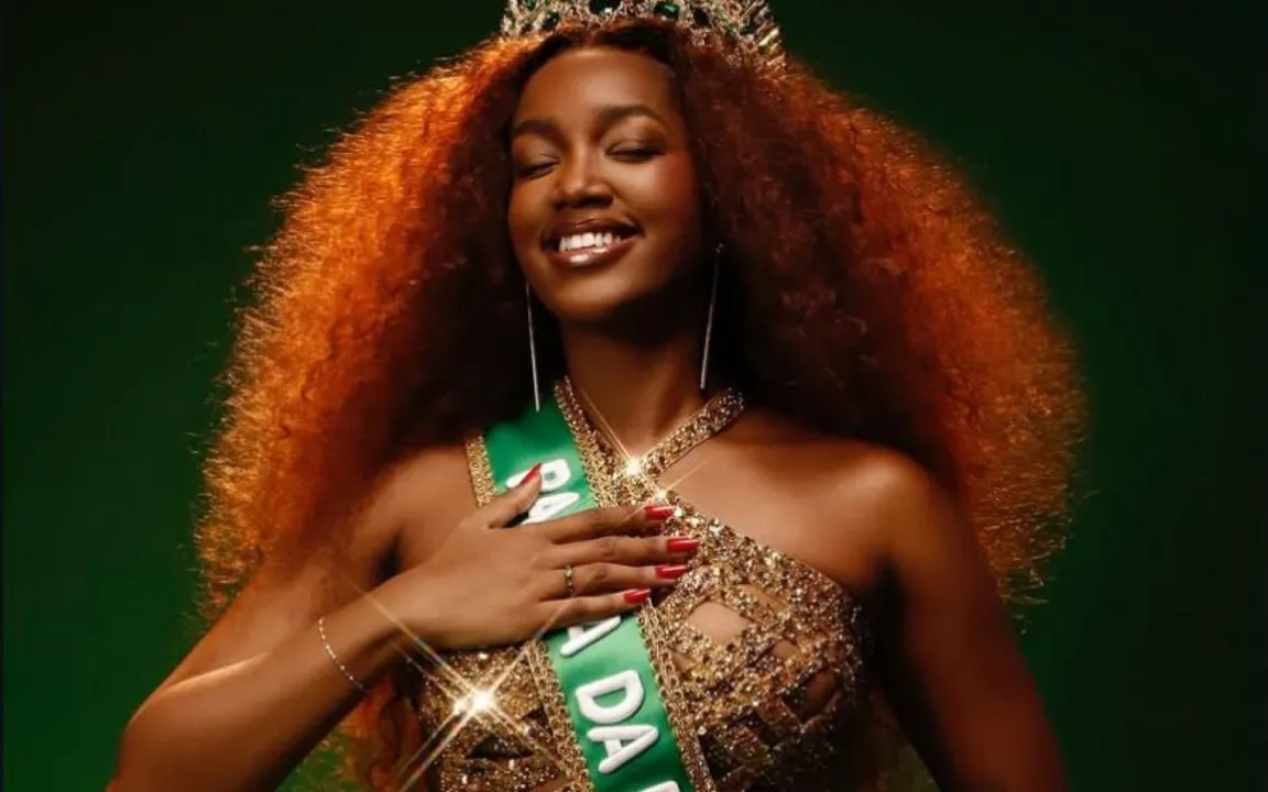 A cantora foi coroada rainha de bateria da Imperatriz Leopoldinense