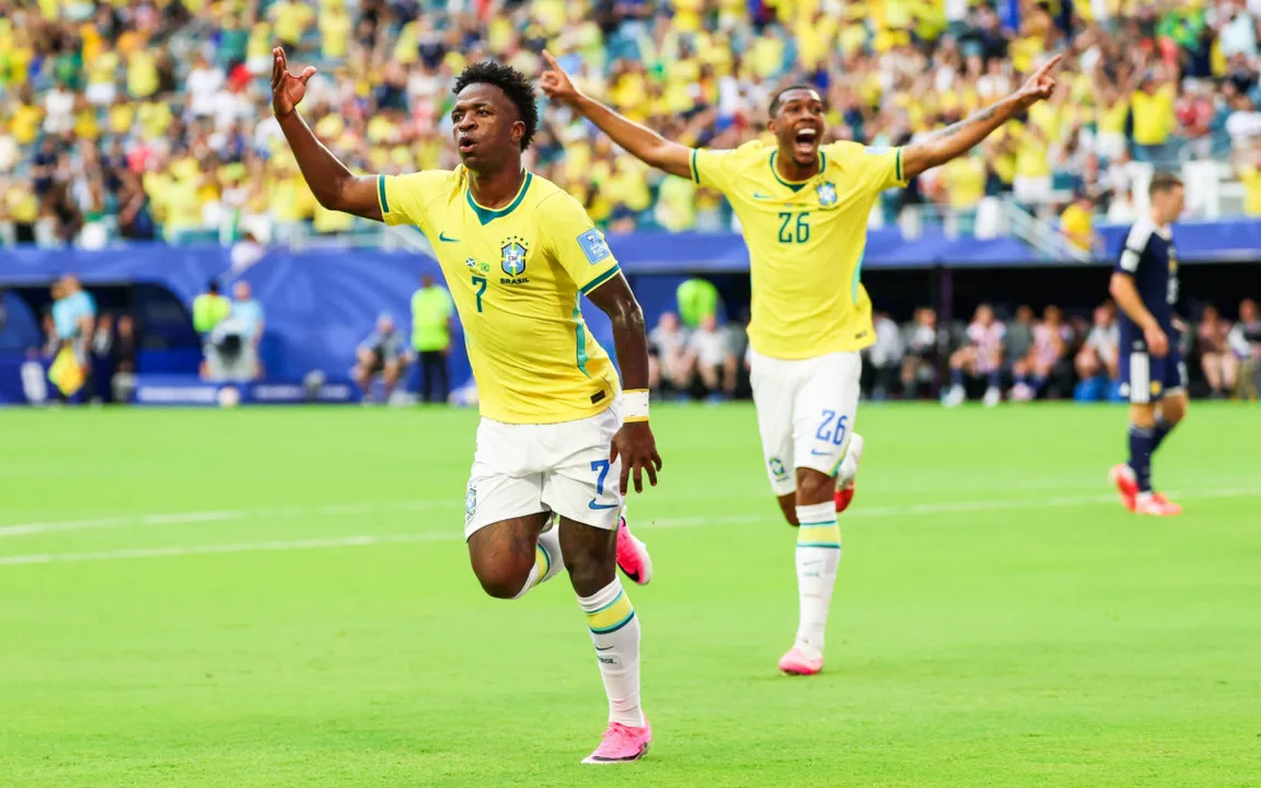 O artilheiro do Brasil na Copa do Mundo se juntaria ao Messi e Mbappé na formação do trio ofensivo