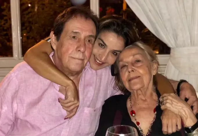Ele deixa a esposa, a poeta Marília Abreu, com quem foi casado por 50 anos, e a filha Malva Abreu