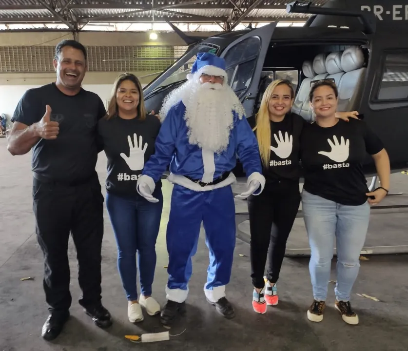 A jornalista Roberta Trindade está em busca de voluntários que queiram ajudar na realização do evento natalino