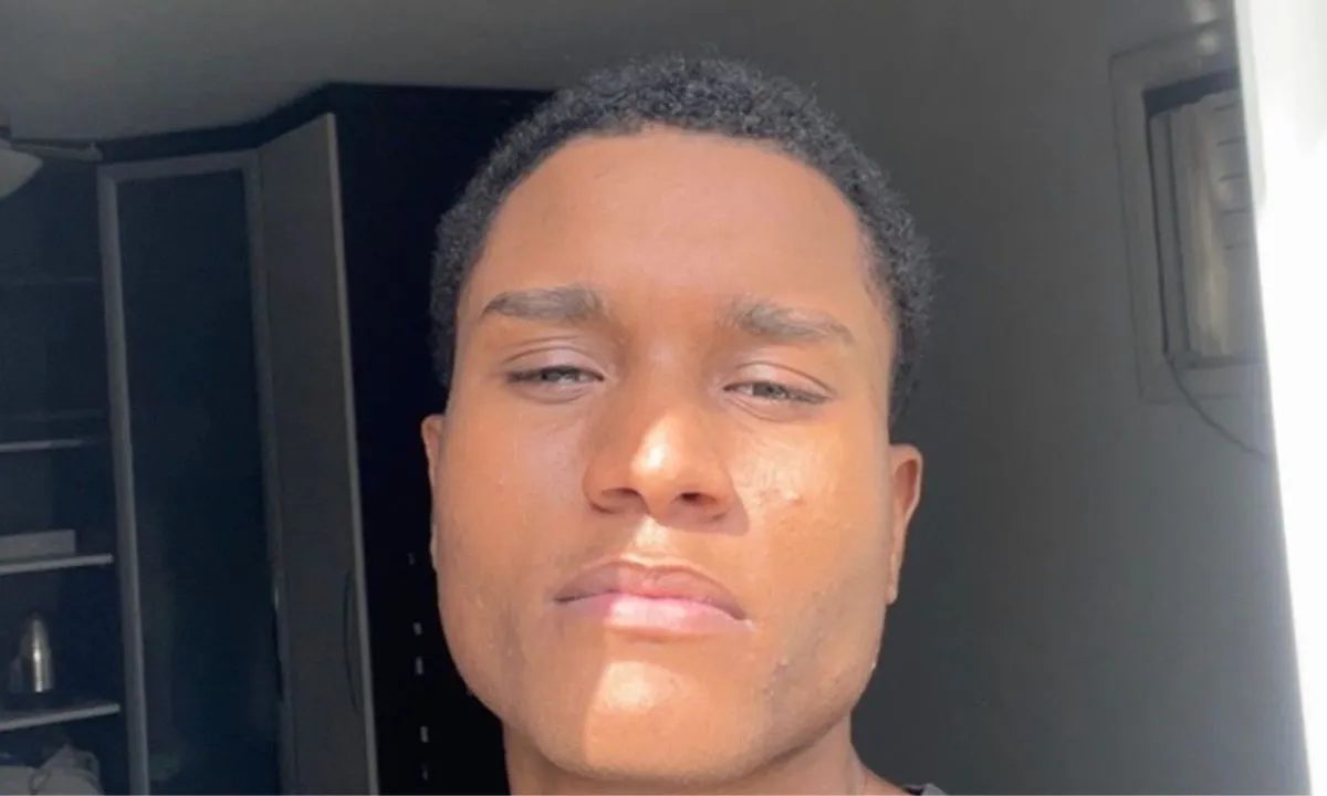 A família está desesperada por notícias e atualizações sobre o jovem