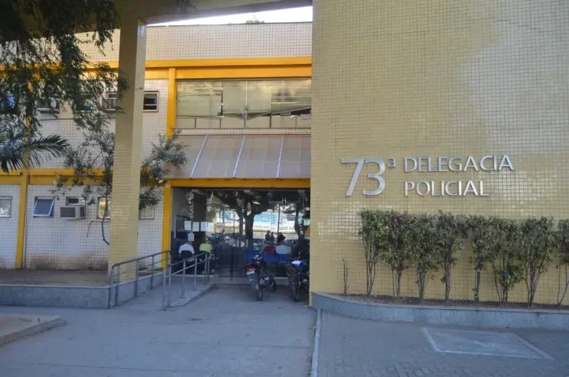 A ocorrência foi registrada na 73ª DP (Neves)
