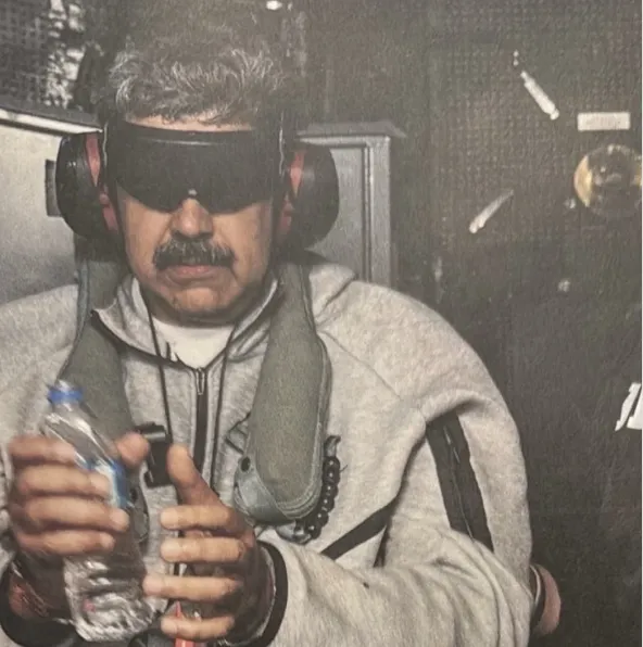 EUA divulgaram foto do presidente da Venezuela vendado e algemado