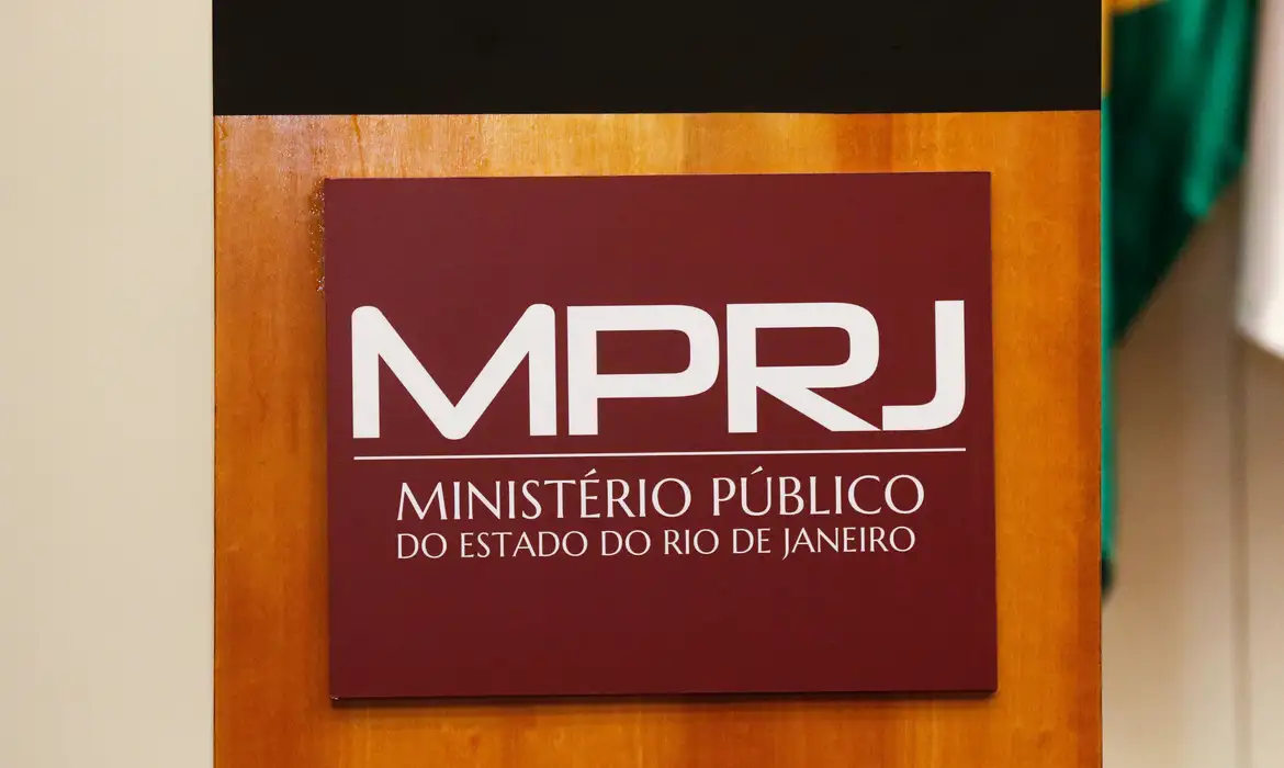 Também foi autorizado o cumprimento de mandados de busca e apreensão contra ele e outros servidores da autarquia ambiental