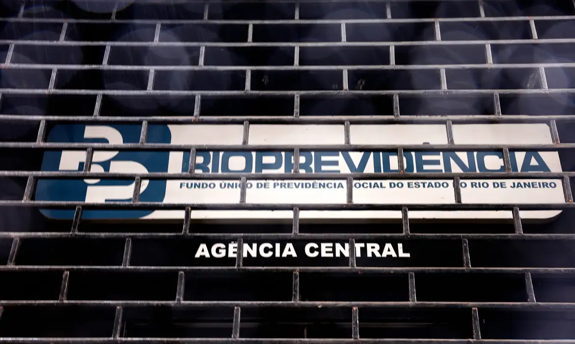 Medida assegura a efetivação do pedido de resgate integral formulado pelo Rioprevidência, com liquidação prevista para 17 de agosto de 2026