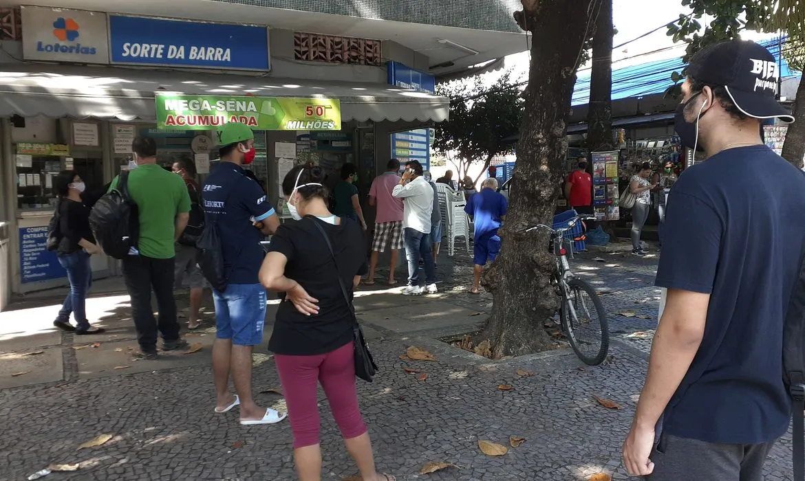 De acordo com a ação, a empresa utilizava indevidamente a identidade visual e a imagem institucional da Loterj para transmitir credibilidade e aparentar regularidade