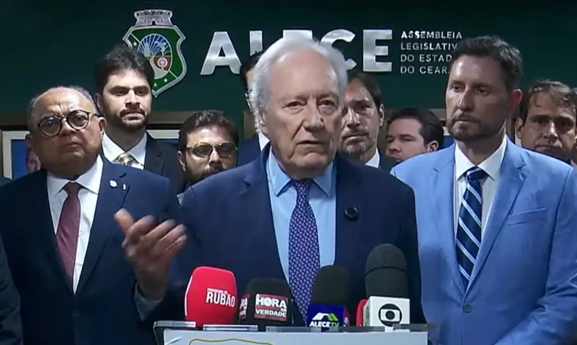 Ao falar sobre a Operação Contenção, o governador Cláudio Castro cobrou mais apoio do governo federal no enfrentamento às organizações criminosas