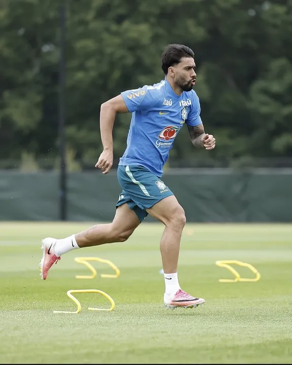 Paquetá em treino da seleção durante a Copa