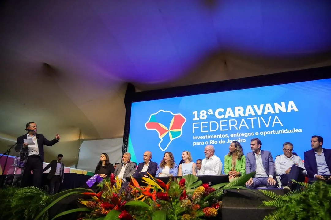 O prefeito Rodrigo Neves agradeceu a presença de Lula em Niterói e ressaltou os avanços da cidade