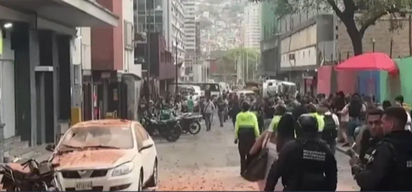 Em nota, o Itamaraty manifestou pesar pelas perdas causadas pelo terremoto. “O Brasil expressa solidariedade ao governo e ao povo da Venezuela e deseja pronta recuperação aos feridos”