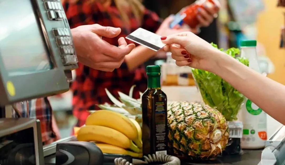 Com a nova regulamentação, qualquer maquininha de cartão poderá aceitar vales de diferentes bandeiras