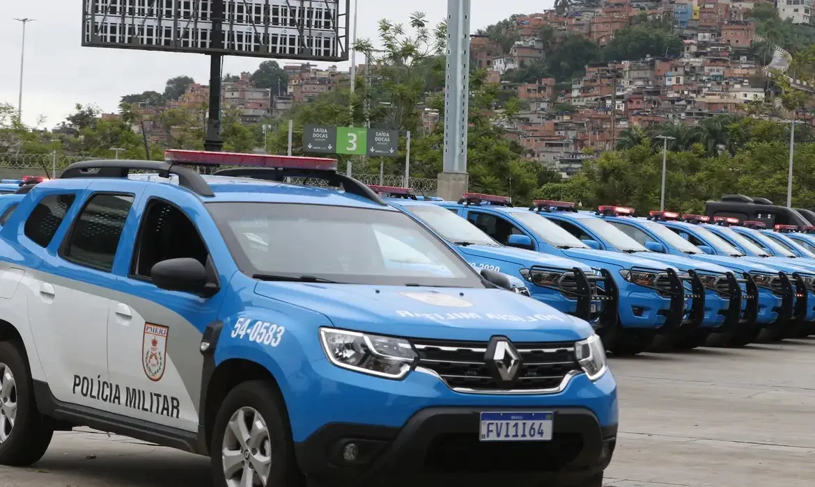 A denúncia sustenta que o crime foi cometido por motivo torpe e com recurso que dificultou a defesa da vítima