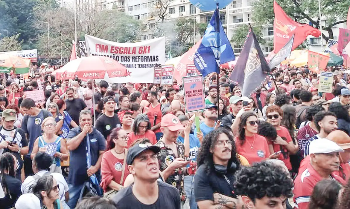 Protestantes pedem o fim da escala 6x1 em São Paulo