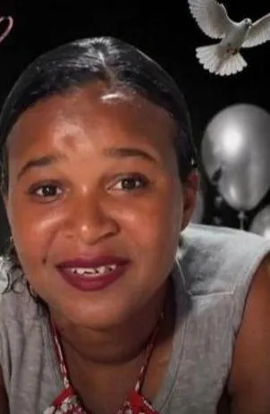 O corpo foi localizado em via pública, com marcas de violência