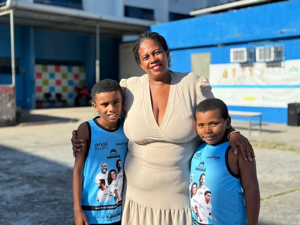 A oficina de literatura e poesia “Mãos que Cuidam” nasceu como um desdobramento da oficina de crochê e hoje estimula a criação poética por meio de leituras