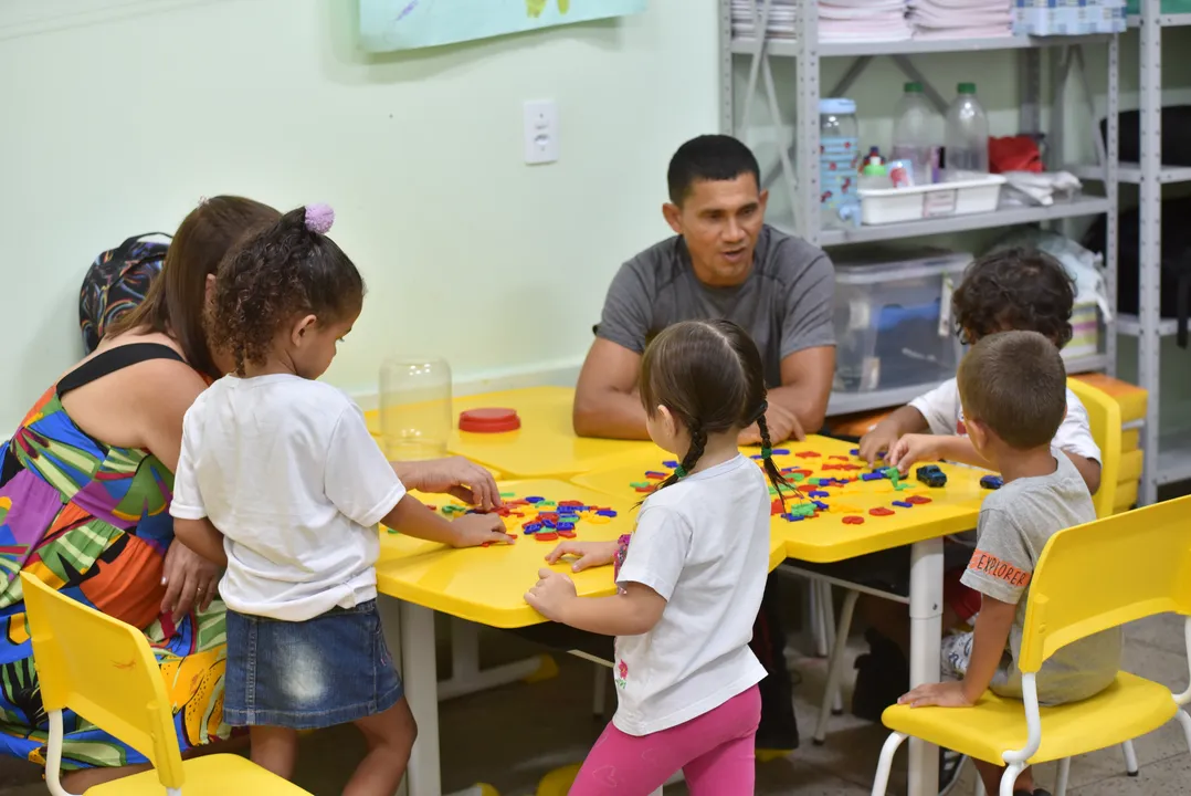 Programa 'Corujinhas' é uma iniciativa criada para atender famílias cujos responsáveis exerçam, comprovadamente, atividades profissionais ou acadêmicas no período noturno