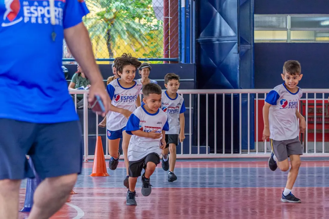 As atividades atendem crianças, jovens, adultos e idosos