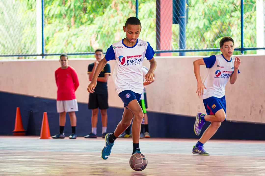 A atividade incentiva a prática esportiva entre crianças e adolescentes de 5 a 15 anos