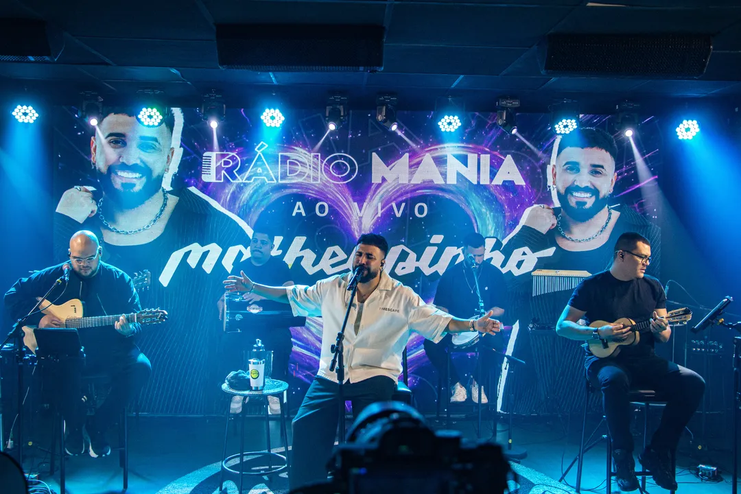 Matheusinho se apresentou nos estúdios da Radio Mania e falou sobre a carreira e projetos
