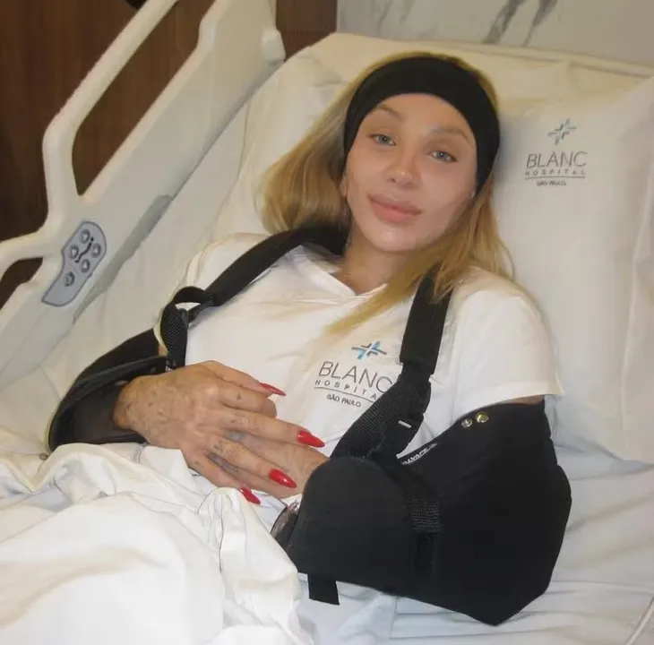 Maya Massafera celebra após cirurgia para diminuir costas