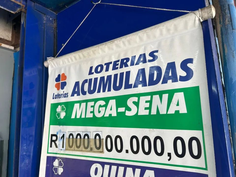 Apostadores de São Gonçalo correm para garantir suas apostas na Mega da Virada e sonham com a chance de se tornarem bilionários