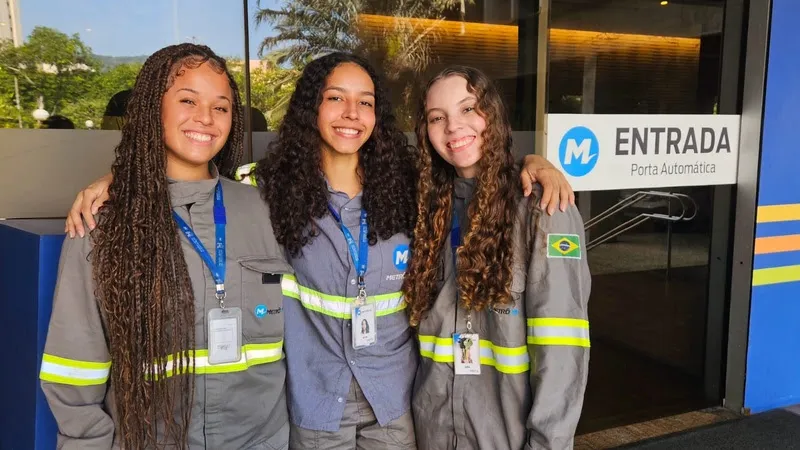 Participantes do Programa Jovem Aprendiz do MetrôRio