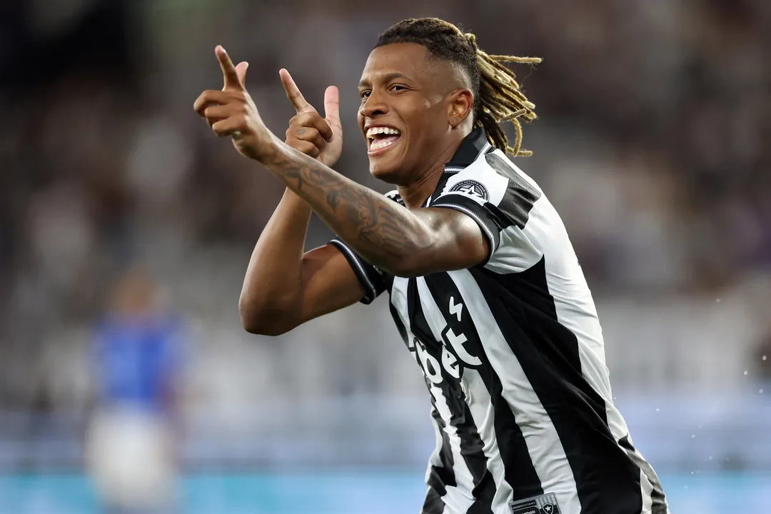 Danilo, um dos principais jogadores do Botafogo, pode estar de saída