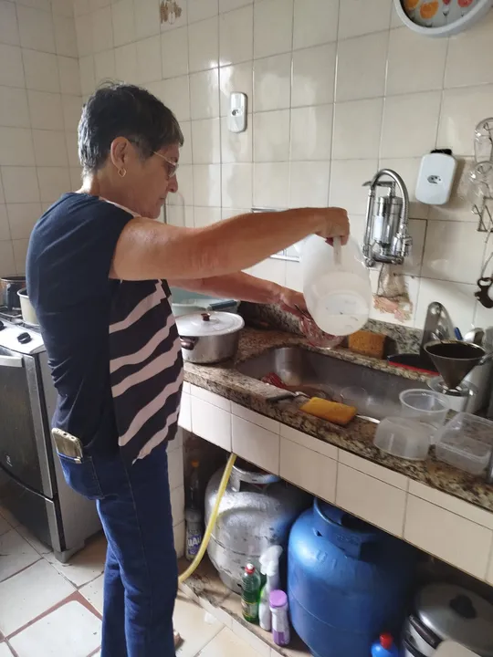 Morador recorreu à vizinha para ter água em casa