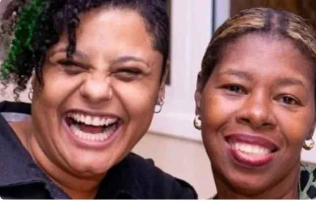 Mãe e filha pedem ajuda para reconstrução da casa após incêndio