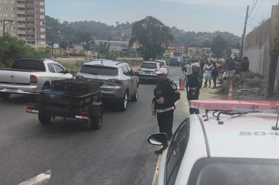 Equipes da PM e Polícia Rodoviária estiveram no local